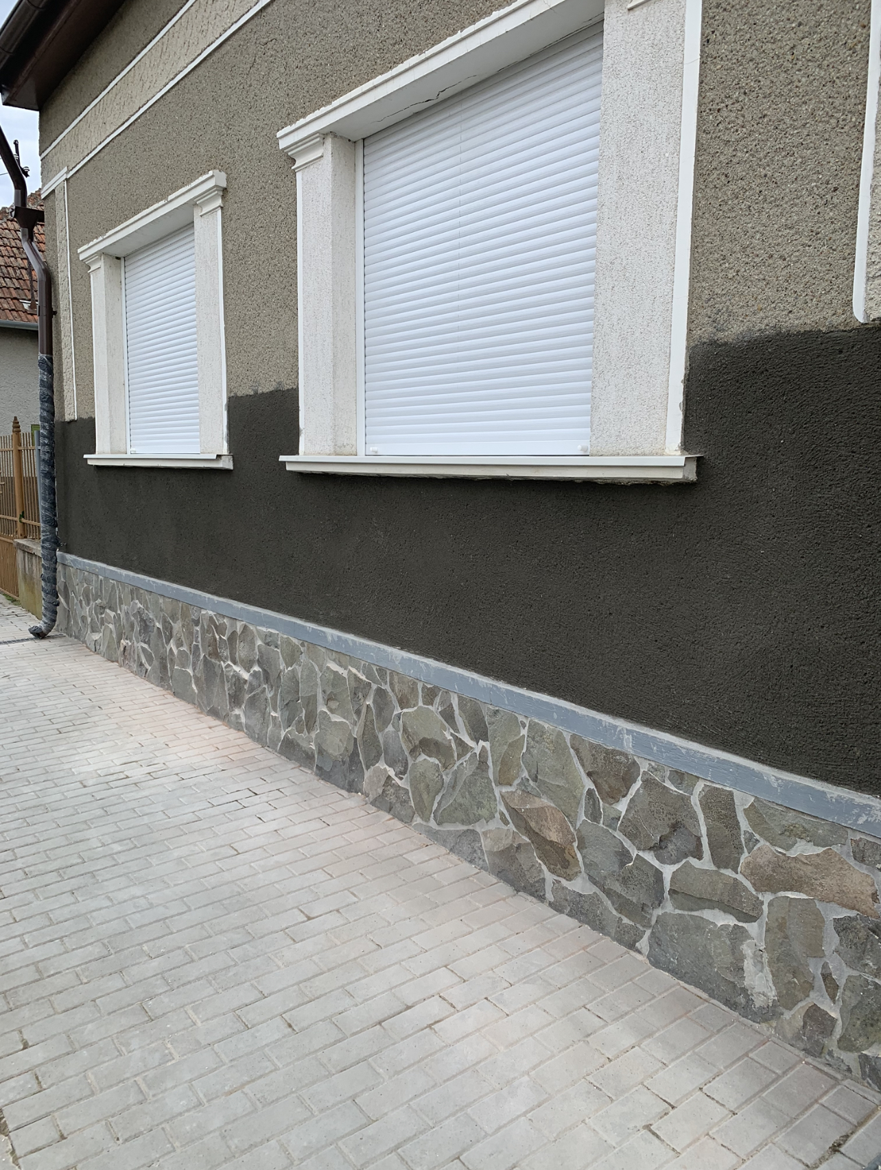 Kiszáradt, egészséges falfelület a kezelés után